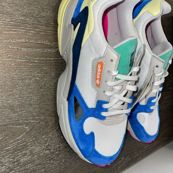 Shoes - Picture 2 of 4